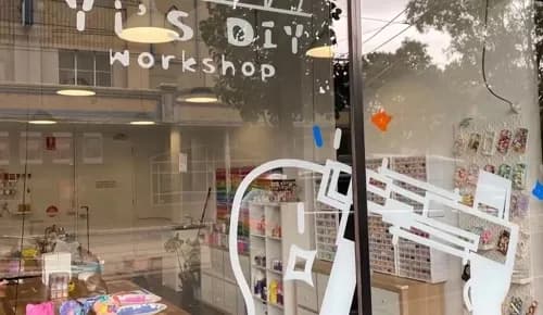 DIY Phone Case Decorating Class thumbnail